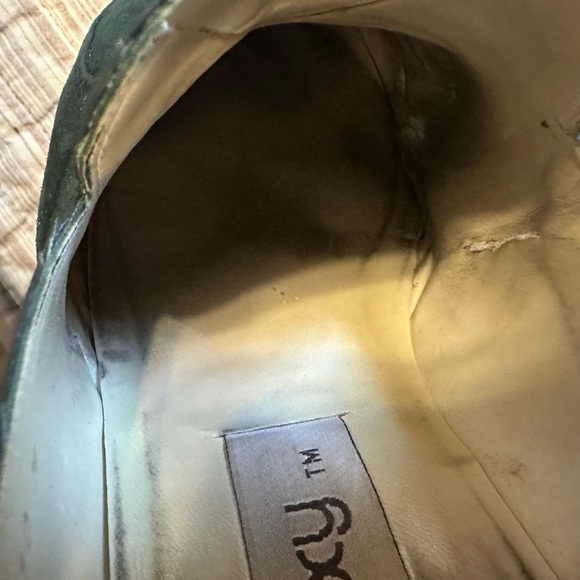 Vintage Proxy Green Suede Buckle Heels Made in Spain Size 10M Block Heel Shoes - Picture 5 of 11